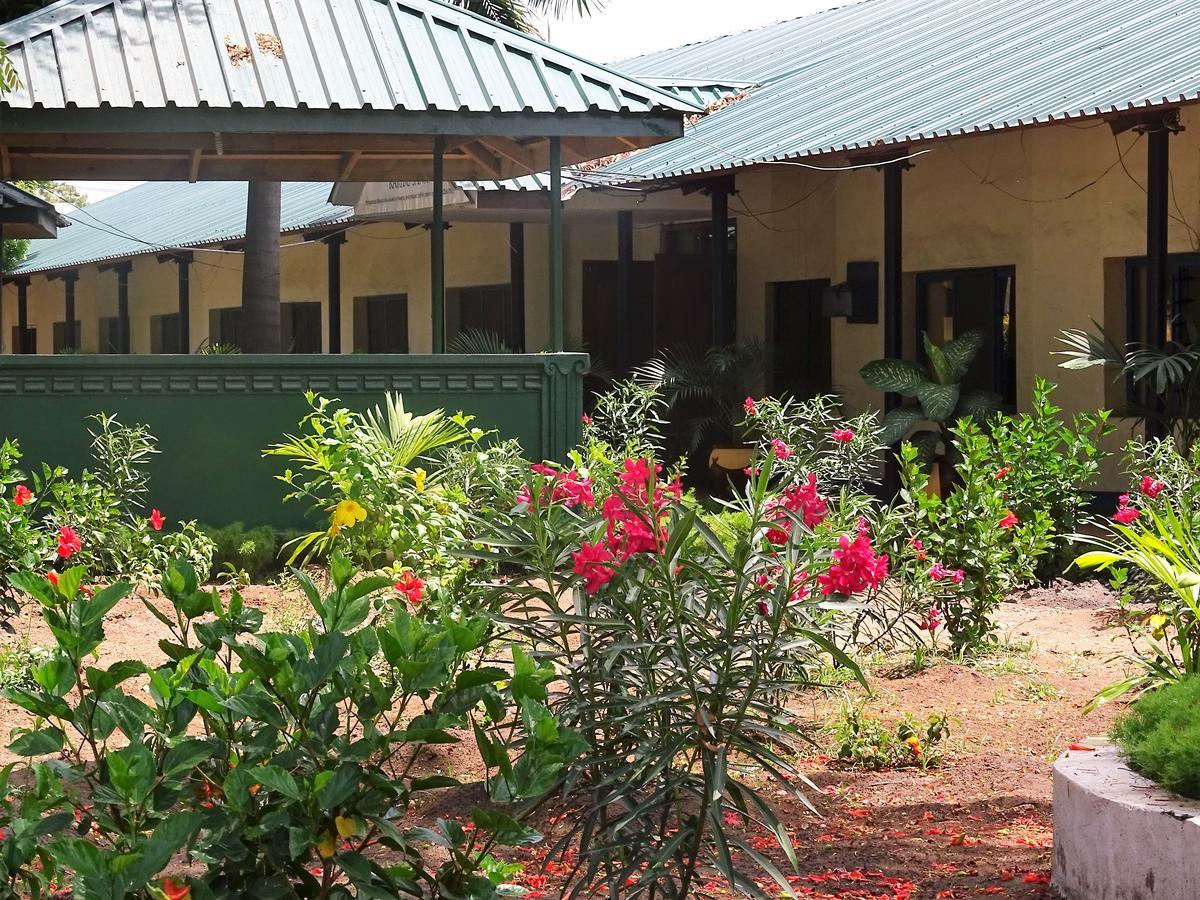 Mgulani Lodge Hotel Dár Al-Szalám Kültér fotó